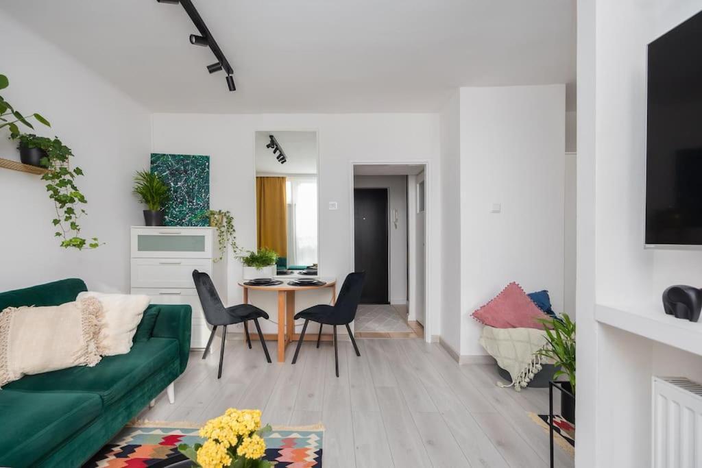 Specious City Center Studio With Park View Warsaw Exterior photo